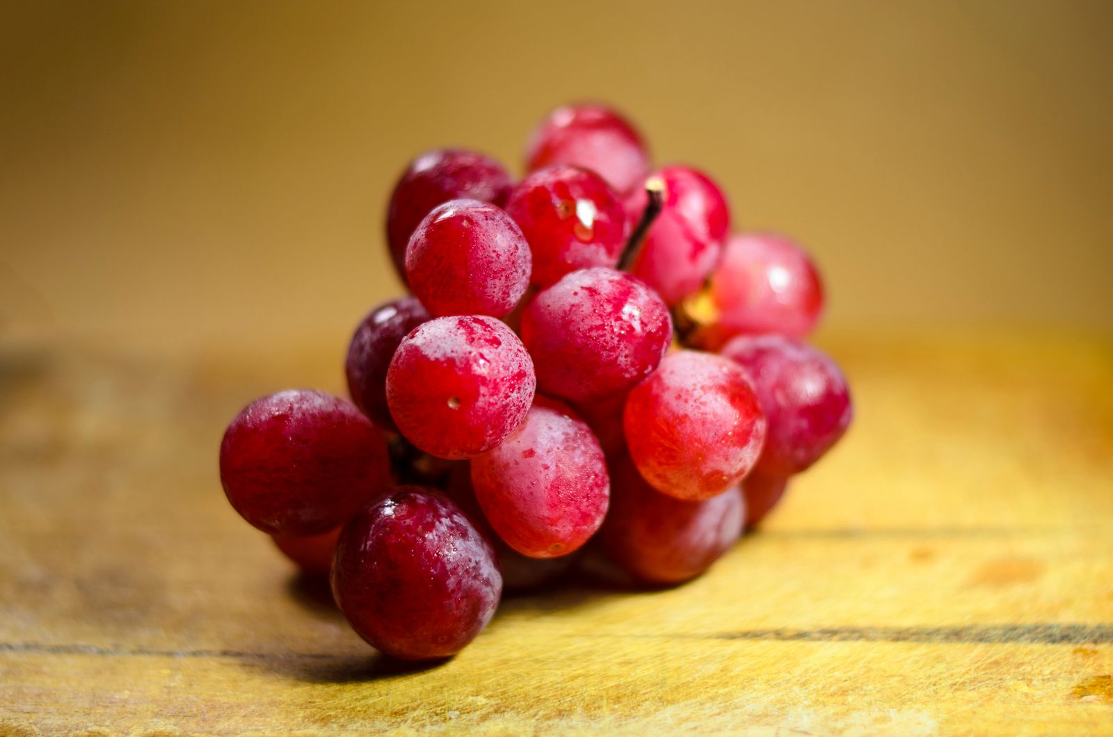 Resveratrol ve víně: opravdu prodlužuje život, nebo je to mýtus?