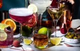 Koktejlové trendy v barmanství pro rok 2025